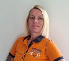 Kernteam vrijwilliger Petra met 22Q11 shirt