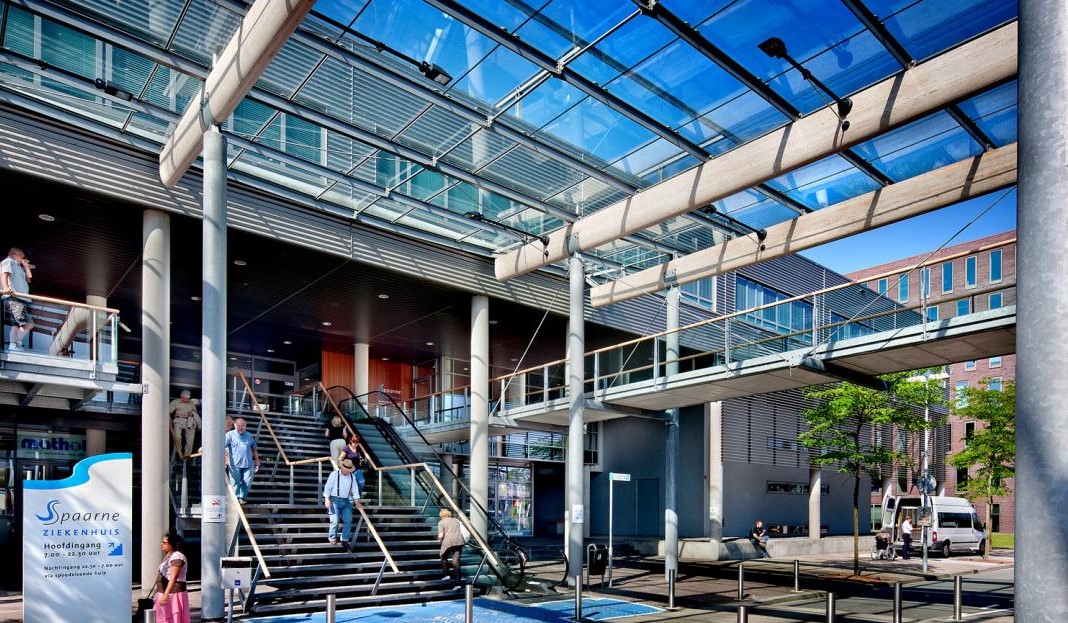 Foto van ingang spaarne gasthuis hoofddorp